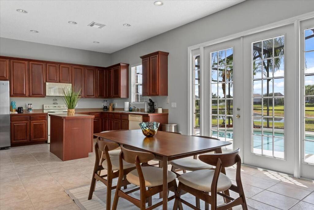 Long Stays! Lakefront - Gated Pool Home ออร์ลันโด ภายนอก รูปภาพ