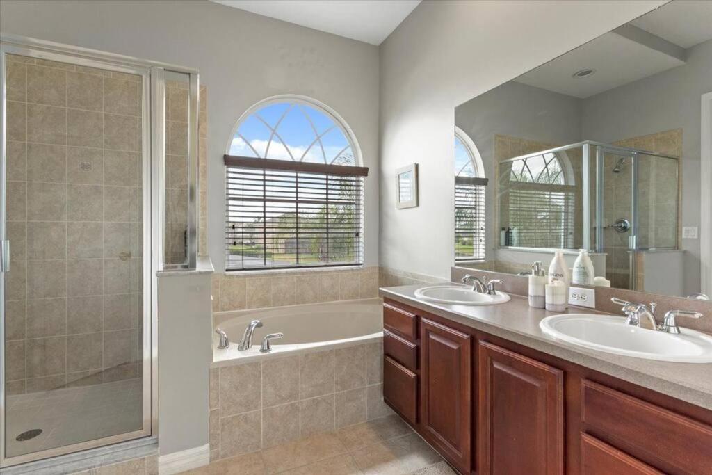 Long Stays! Lakefront - Gated Pool Home ออร์ลันโด ภายนอก รูปภาพ